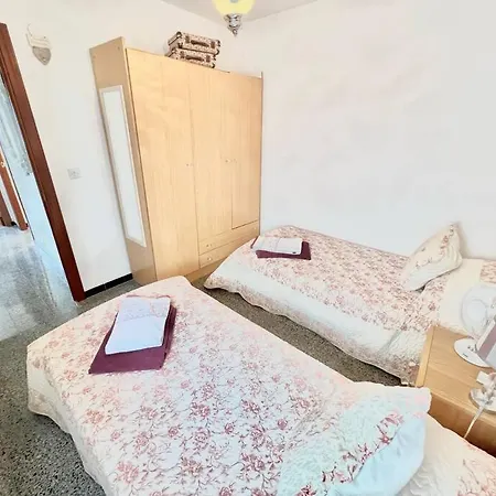 Cozy Three-bedroom 12 Minutes From * Fuengirola