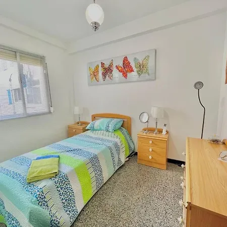 Cozy Three-bedroom 12 Minutes From Apartment Fuengirola