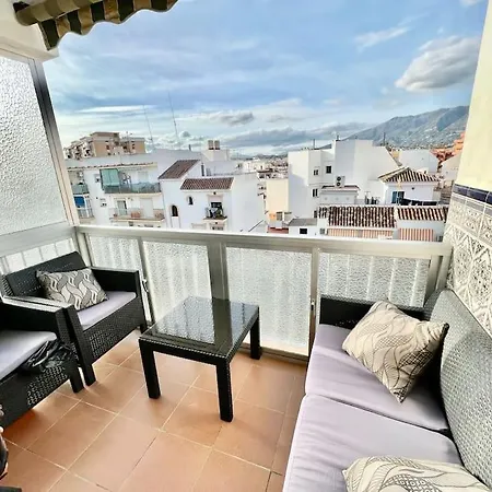Cozy Three-bedroom 12 Minutes From