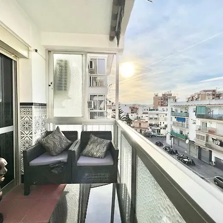 Apartment Cozy Three-bedroom 12 Minutes From *